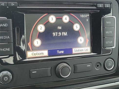 Used 2015 Volkswagen Beetle 1.8T Classic image 21