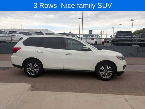 Used 2020 Nissan Pathfinder SV FWD image 4