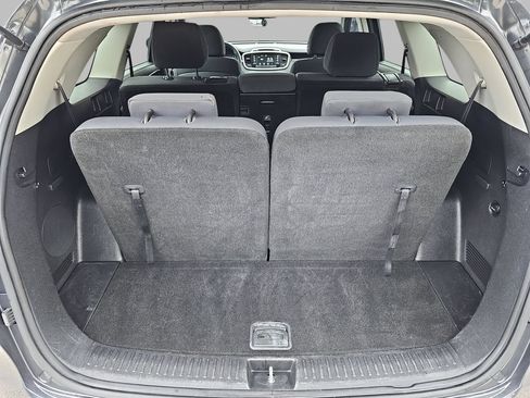 Used 2018 Kia Sorento AWD image 16