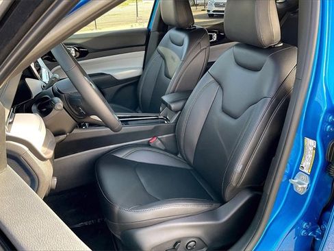 New 2025 Jeep Compass Limited image 9