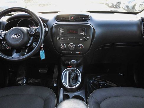 Used 2014 Kia Soul + image 12