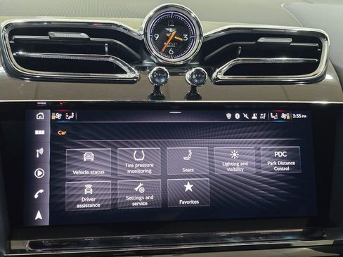 Used 2022 Bentley Bentayga image 42