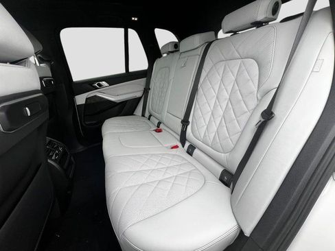 New 2026 BMW X5 sDrive40i w/ Parking Assistance Package RWD image 18