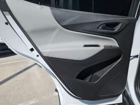 Used 2022 Chevrolet Equinox LS w/ LS Convenience Package image 15