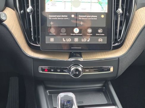 New 2026 Volvo XC60 B5 Plus w/ Protection Package Premier AWD/4WD image 19