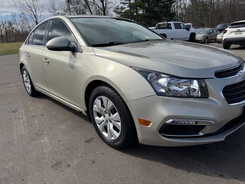 Used 2015 Chevrolet Cruze LT image 12