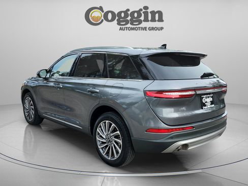Used 2023 Lincoln Corsair Reserve FWD image 3