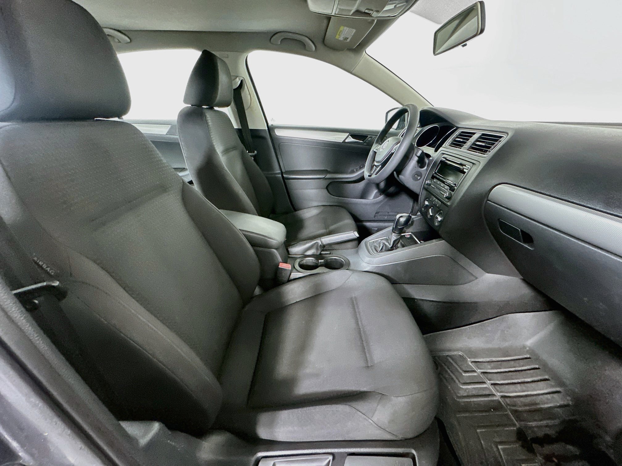 Used 2015 Volkswagen Jetta SE FWD image 28
