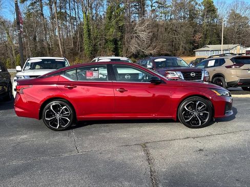 Certified 2024 Nissan Altima 2.5 SR w/ SR Premium Package image 2