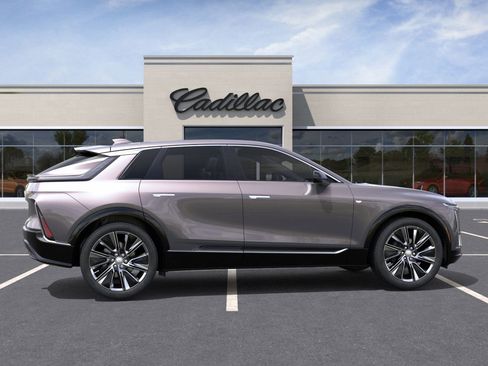 New 2025 Cadillac Lyriq Luxury image 5