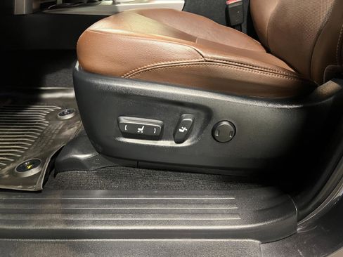 Used 2023 Toyota 4Runner Limited image 25