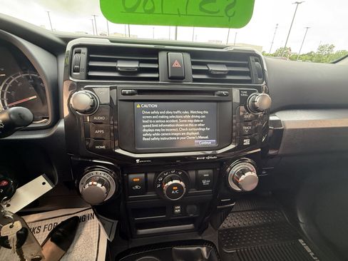 Certified 2019 Toyota 4Runner TRD Off-Road Premium AWD/4WD image 8