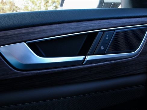 New 2026 Volkswagen Atlas SEL image 15