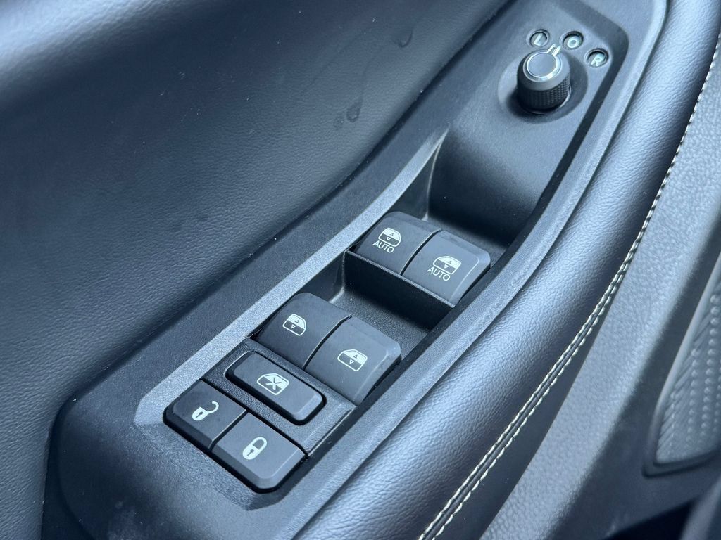 Used 2024 Jeep Grand Cherokee L Laredo AWD/4WD image 31