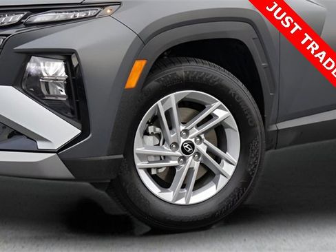 Used 2025 Hyundai Tucson SE image 10