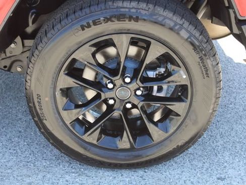 Used 2024 Jeep Wrangler Unlimited Sahara AWD/4WD image 11