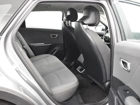 Used 2025 Kia K4 FWD image 17