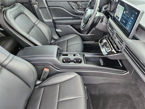 New 2025 Lincoln Corsair AWD w/ Equipment Group 101A image 13
