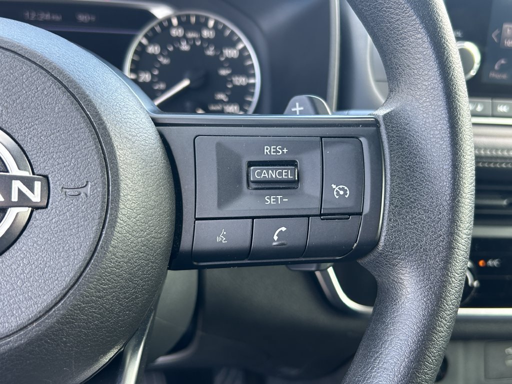 Used 2024 Nissan Rogue S FWD image 17