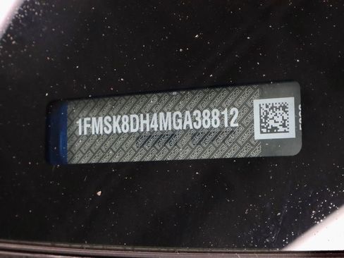 Used 2021 Ford Explorer XLT w/ Equipment Group 202A AWD/4WD image 36