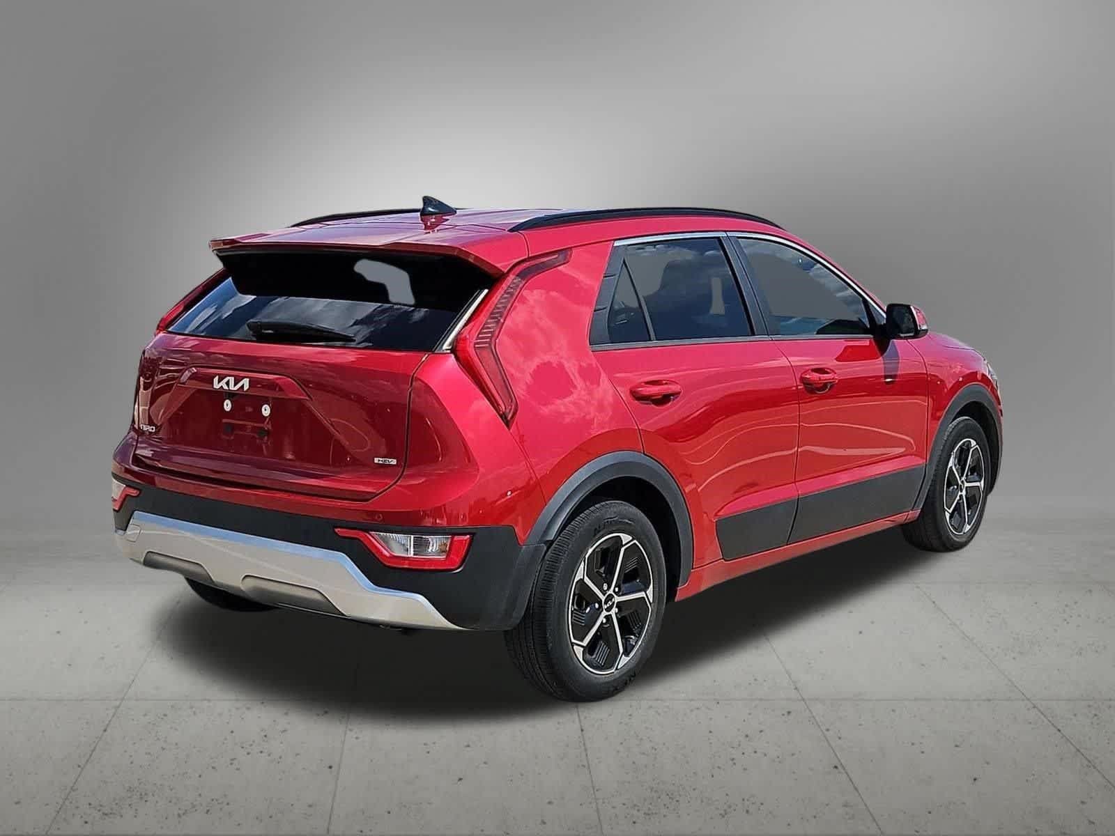 Used 2023 Kia Niro EX FWD image 5