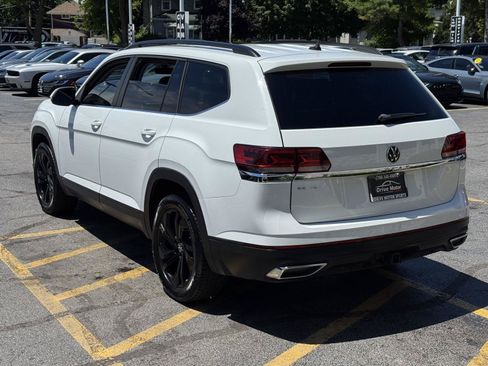 Used 2022 Volkswagen Atlas SE w/ Panoramic Sunroof Package FWD image 7