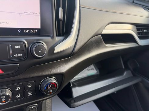 Used 2021 GMC Terrain SLT w/ Infotainment Package II AWD/4WD image 28