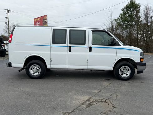 Used 2020 Chevrolet Express 2500 w/ Driver Convenience Package image 6