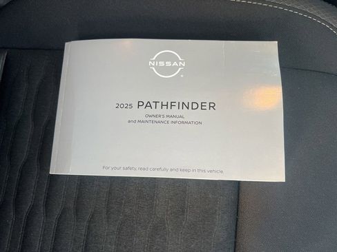 Certified 2025 Nissan Pathfinder SV image 29