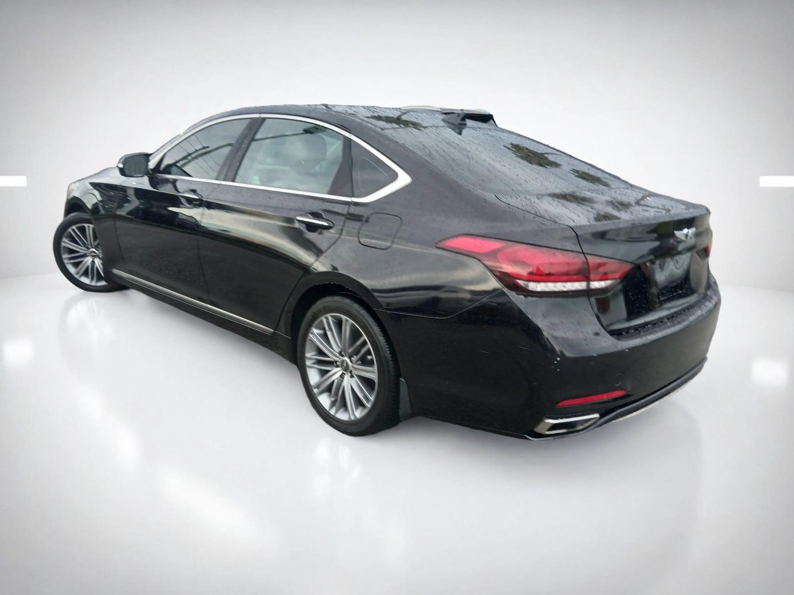 Used 2018 Genesis G80 3.8 RWD image 4