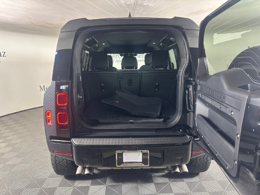 Used 2024 Land Rover Defender 110 SE AWD/4WD image 18