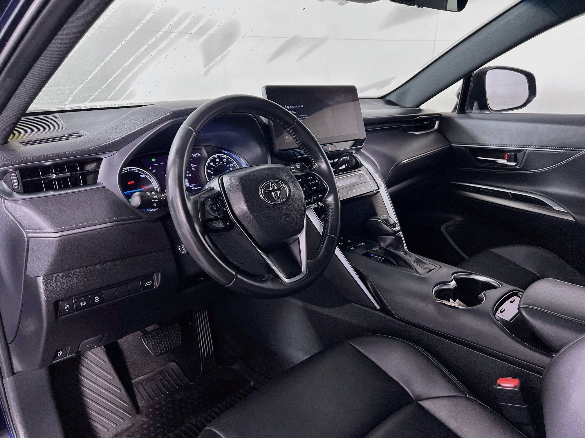Certified 2023 Toyota Venza XLE AWD/4WD image 9