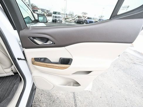 Used 2017 GMC Acadia Denali w/ Technology Package image 32