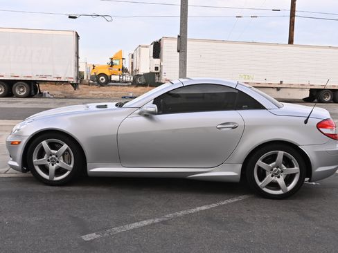 Used 2005 Mercedes-Benz SLK 350 image 4