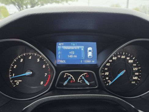 Used 2014 Ford Focus SE w/ SE Winter Package FWD image 27