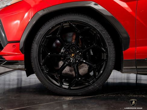 Used 2023 Lamborghini Urus Performante image 12