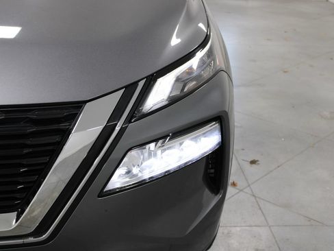 Used 2021 Nissan Rogue SV w/ Premium Package FWD image 13