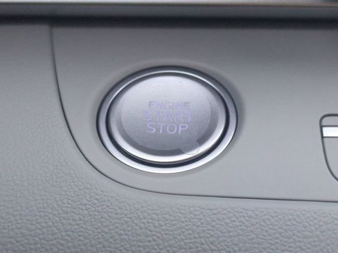 New 2026 Hyundai Elantra Limited image 36