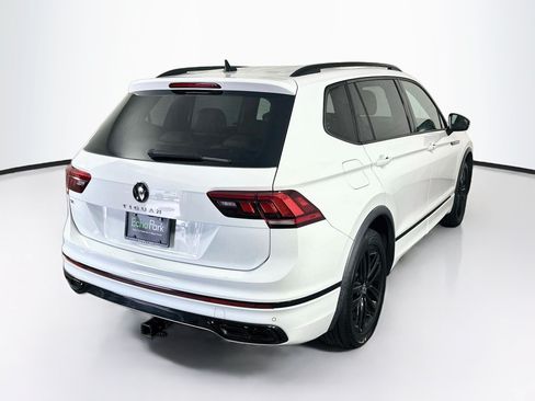 Used 2022 Volkswagen Tiguan SE R-Line FWD image 9