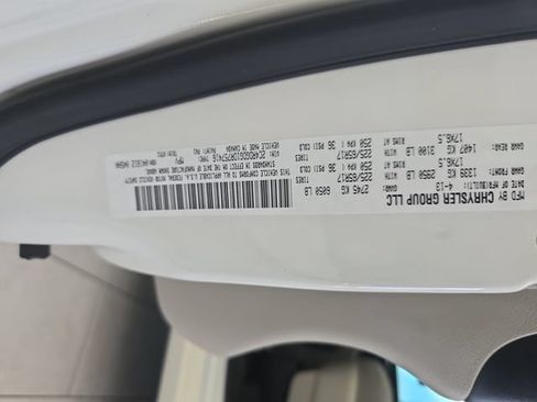 Used 2013 Dodge Grand Caravan Crew FWD image 23