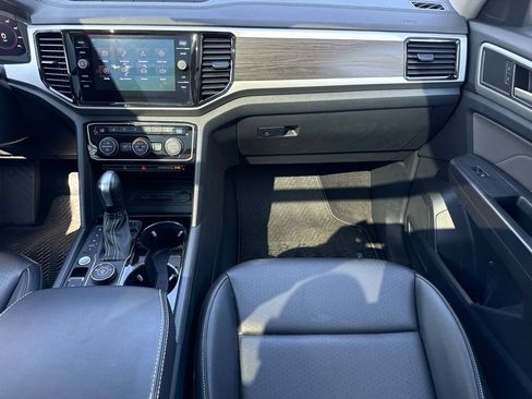 Used 2023 Volkswagen Atlas SE w/ Panoramic Sunroof Package AWD/4WD image 18