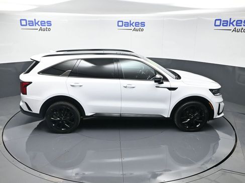 Certified 2023 Kia Sorento SX image 57