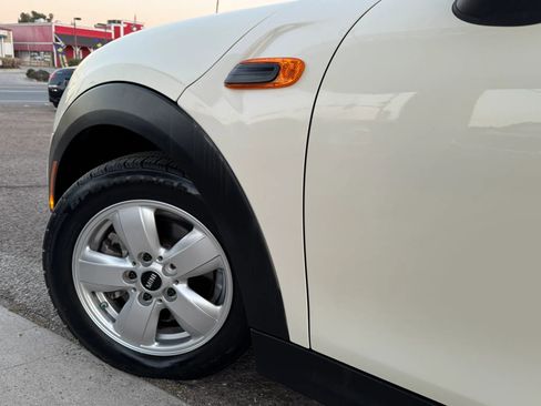 Used 2018 MINI Cooper 2-Door Hardtop FWD image 9