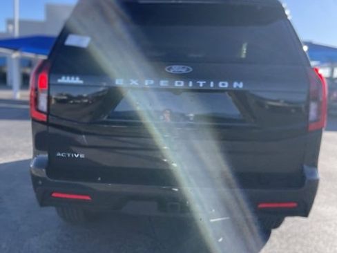 New 2025 Ford Expedition Active image 10