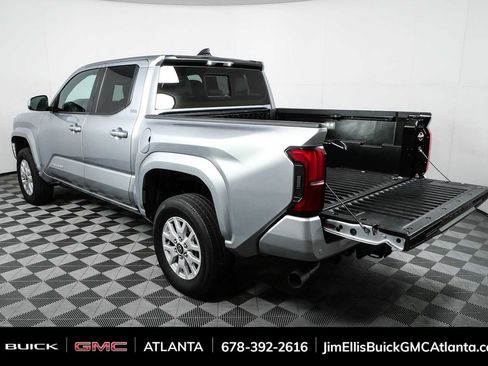 Used 2024 Toyota Tacoma SR5 AWD/4WD image 30