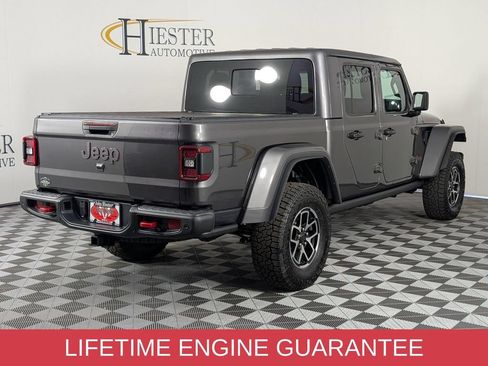 Used 2025 Jeep Gladiator Rubicon AWD/4WD image 7