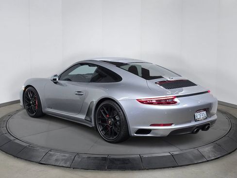 Used 2019 Porsche 911 Carrera GTS RWD image 3