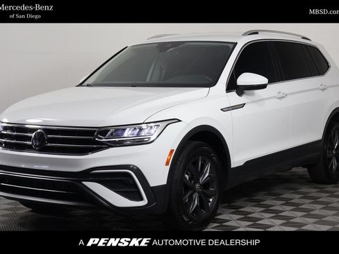 Used 2024 Volkswagen Tiguan SE FWD image 1