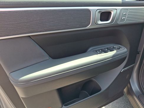 Used 2025 Hyundai Santa Fe Limited AWD/4WD image 12