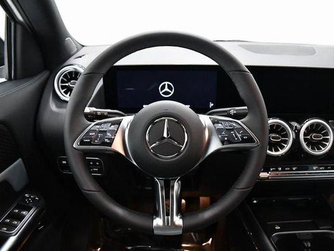 Used 2026 Mercedes-Benz GLA 250 4MATIC image 4